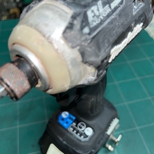 売れました　MAKITA マキタ 18V 充電式インパクトドライバ バッテリ2個・充電器・ケース