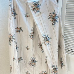 ゴムスカート　花柄　ベージュ　M 前タック入り