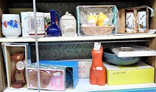 母親が扱っているフリマ商品を、まとめて買い取っていただける方を探し始めました。(イベントその他にご利用いただければ…)