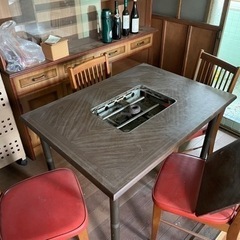 調理コンロ付テーブル　椅子x4の画像