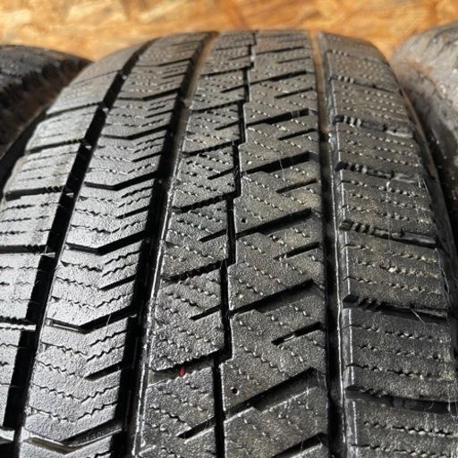 バリ山　BRIDGESTONE ブリヂストン　ブリジストン　VRX2 195/65R15 スタッドレス　タイヤ　2018年製　15イン