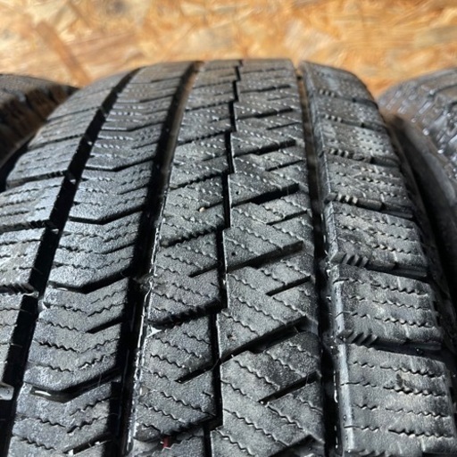 バリ山　BRIDGESTONE ブリヂストン　ブリジストン　VRX2 195/65R15 スタッドレス　タイヤ　2018年製　15イン