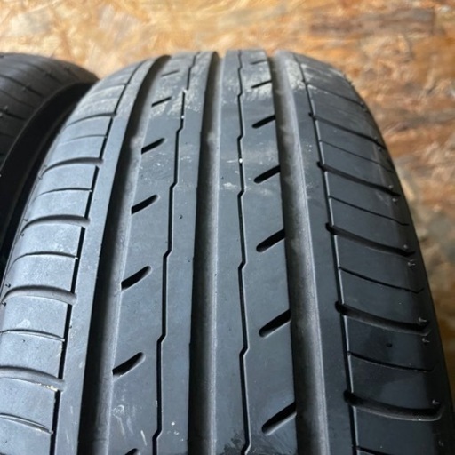 バリ山　YOKOHAMA ヨコハマ　BluEarth-ES ES32 185/60R15 夏タイヤ　2022年製　15インチ