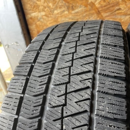 バリ山　BRIDGESTONE ブリヂストン　ブリジストン　VRX2 215/55R17 スタッドレス　タイヤ　2019年製　17イン