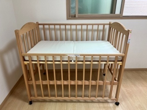 折りたたみベビーベッド　ワンタッチハイベッド　赤ちゃんの城マットレス付き