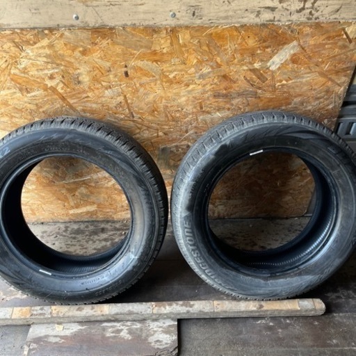 バリ山　BRIDGESTONE ブリヂストン　ブリジストン　VRX2 215/60R17 スタッドレス　タイヤ　2020年製　17イン