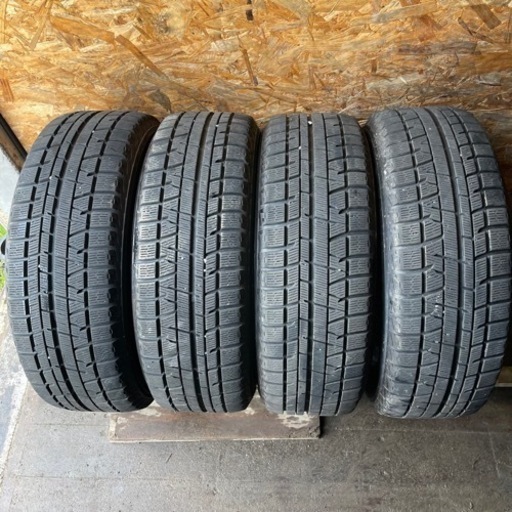 バリ山　YOKOHAMA ヨコハマ　IG50プラス　215/60R16 スタッドレス　タイヤ　2018年製　16インチ