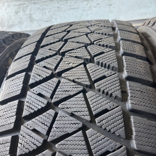希少　バリ山　BRIDGESTONE DM-V2 275/45R20 スタッドレス　タイヤ　2022年製　20インチ