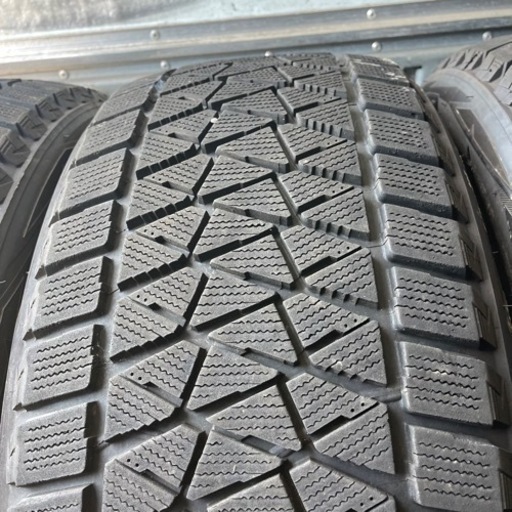 希少　バリ山　BRIDGESTONE DM-V2 275/45R20 スタッドレス　タイヤ　2022年製　20インチ