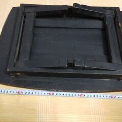 ◆年代物　＊　木製・テーブル(小型)　　●大きさ/５４cm×４０cm×２０cm(高さ)の画像
