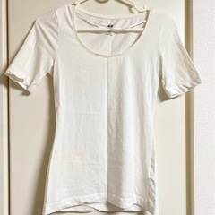 H&M シンプル 白 Tシャツ ラウンドネック ぴたTの画像