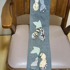 置物を置く台、飾りぼんぼり、趣味ののれん3点セットの画像