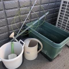 植え鉢、ジョウロ、スコップ、支えセット