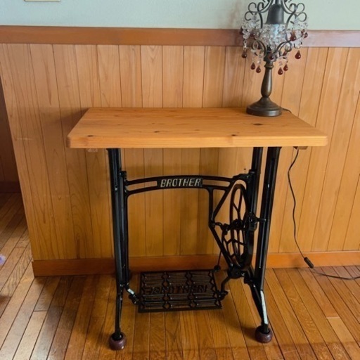 アンティークテーブル　足踏みミシン　アイアン脚　ミシン脚テーブル　ブラザー