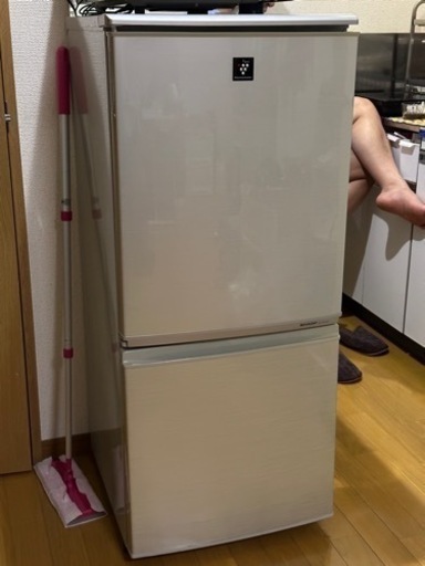 SHARP冷蔵庫　左右どちら開きでも設置可！