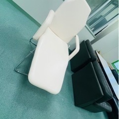 定価10万/高級エステベッド•マッサージ•マツエク リクライニングチェアー　の画像