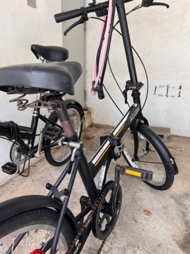 折りたたみ 式 の 自転  車 です。変速  車 です