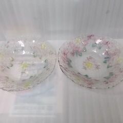 花柄のガラス大皿