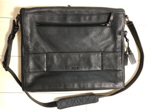 TUMI ビジネス バッグ レザー ブラック A4 黒 レア アメリカ購入 トゥミ 本革 68950D 本物 正規品 チュミ