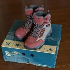 ダナーの登山靴（女性用）をお譲りします【終了しました】