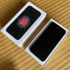 iPhone 初代SE 16G（ヒビあり可動 シルバーの画像