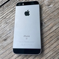 iPhone 初代SE 16G（ヒビあり可動 シルバーの画像