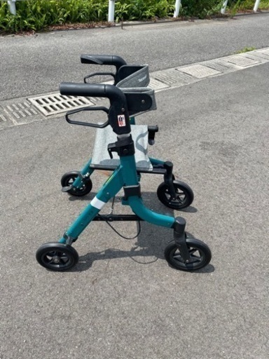 シルバーカー　手押し車　老人　幸和製作所（TacaoF）