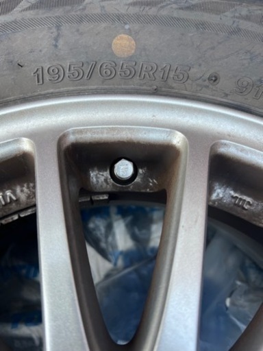 美品⭐︎スタッドレスタイヤ195/65R15 ヴォクシーで使用してました！7/28までの限定価格！