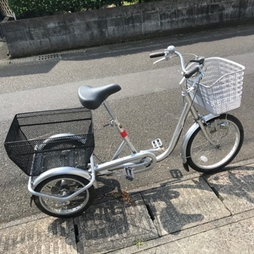 お取引感謝【鹿児島県の方に】３輪自転車・シルバー・中古