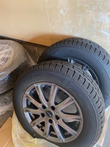 ほぼ新品　タイヤ・ホイールセット