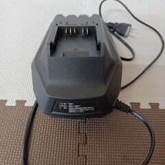 リサイクルショツプ スターズ吉野店 【中古動作品】充電式 コードレス グラストリマー 充電器 バッテリー付 JGT230の画像