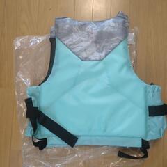 未使用　新品　タグ付き　ライフジャケッㇳの画像