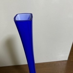 ガラスの花瓶の画像