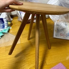 丸テーブル の画像