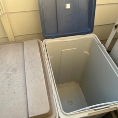屋外用ゴミ箱二つお譲りしますの画像