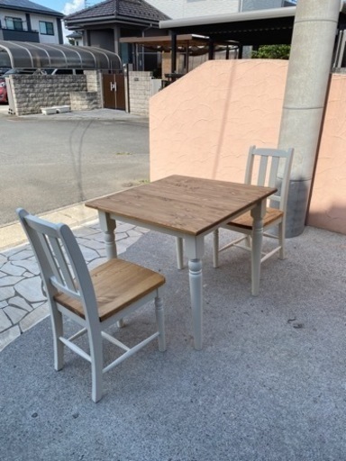 （値下）天然木?パイン材テーブル椅子セット2人掛☕️