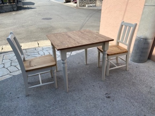 （値下）天然木?パイン材テーブル椅子セット2人掛☕️