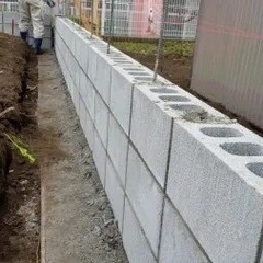外構屋さん、ブロック屋さん募集致します。今回は経験者のみです。
