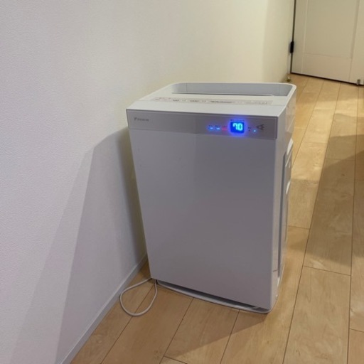 ダイキン　空気清浄機　加湿機能付き　DAIKIN ACK70U-W