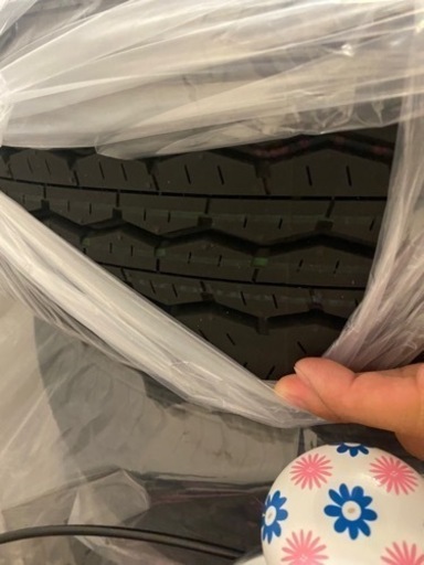 ハイエース　タイヤホイール新品外し