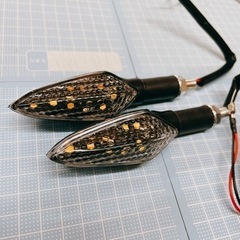 新品未使用！バイク用LEDウィンカー　左右1セット　たくさんあります。