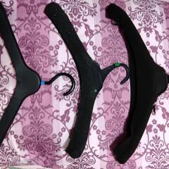 【無料】ハンガー3本 & 衣類カバー３枚の画像