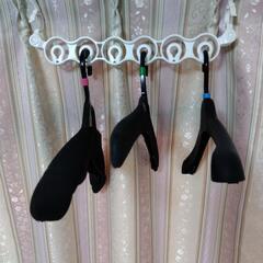 【無料】ハンガー3本&ハンガー掛け