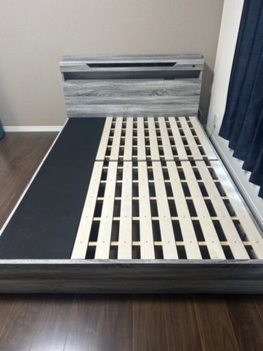 美品★ダブルベッド