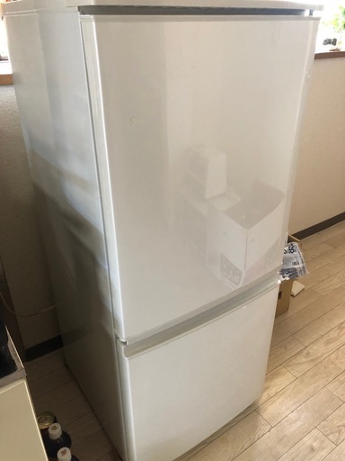 最初のお方と調整中です。7月28日〜７月31日 希望。SHARP 冷凍冷蔵庫　SJ-D14B