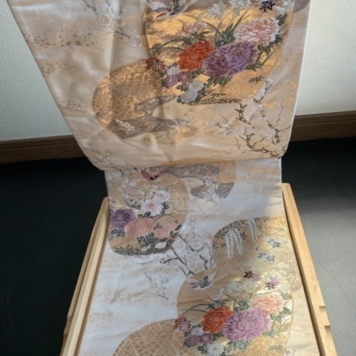 帯　高級　着物　金彩刺繍　桐箱入り