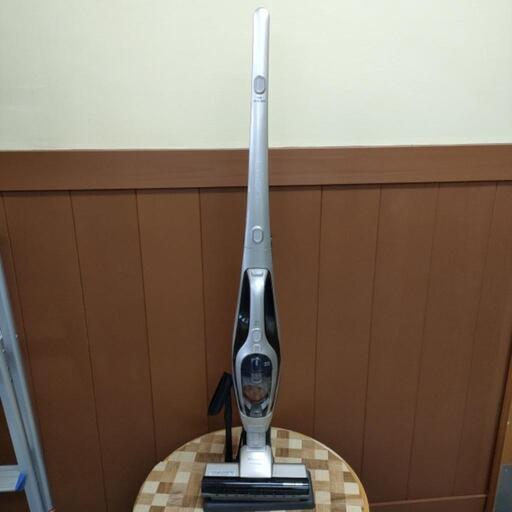 HITACHI 充電式掃除機 PV-B200G