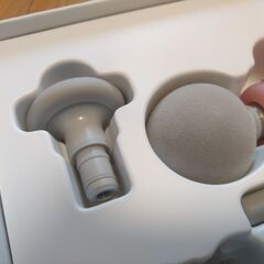 マッサージガン（女性向けデザイン）の画像