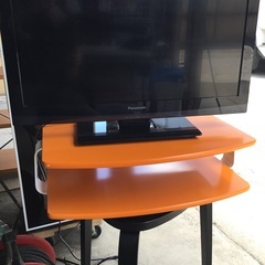 テレビの下に置く台　（左右可動可能）