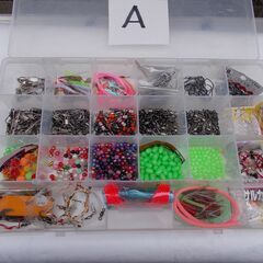商談中　引渡し前【値下げ】釣り具　船釣り仕掛け造り材料　メバル、ソイなど胴付き仕掛け　イカ釣り針などの画像